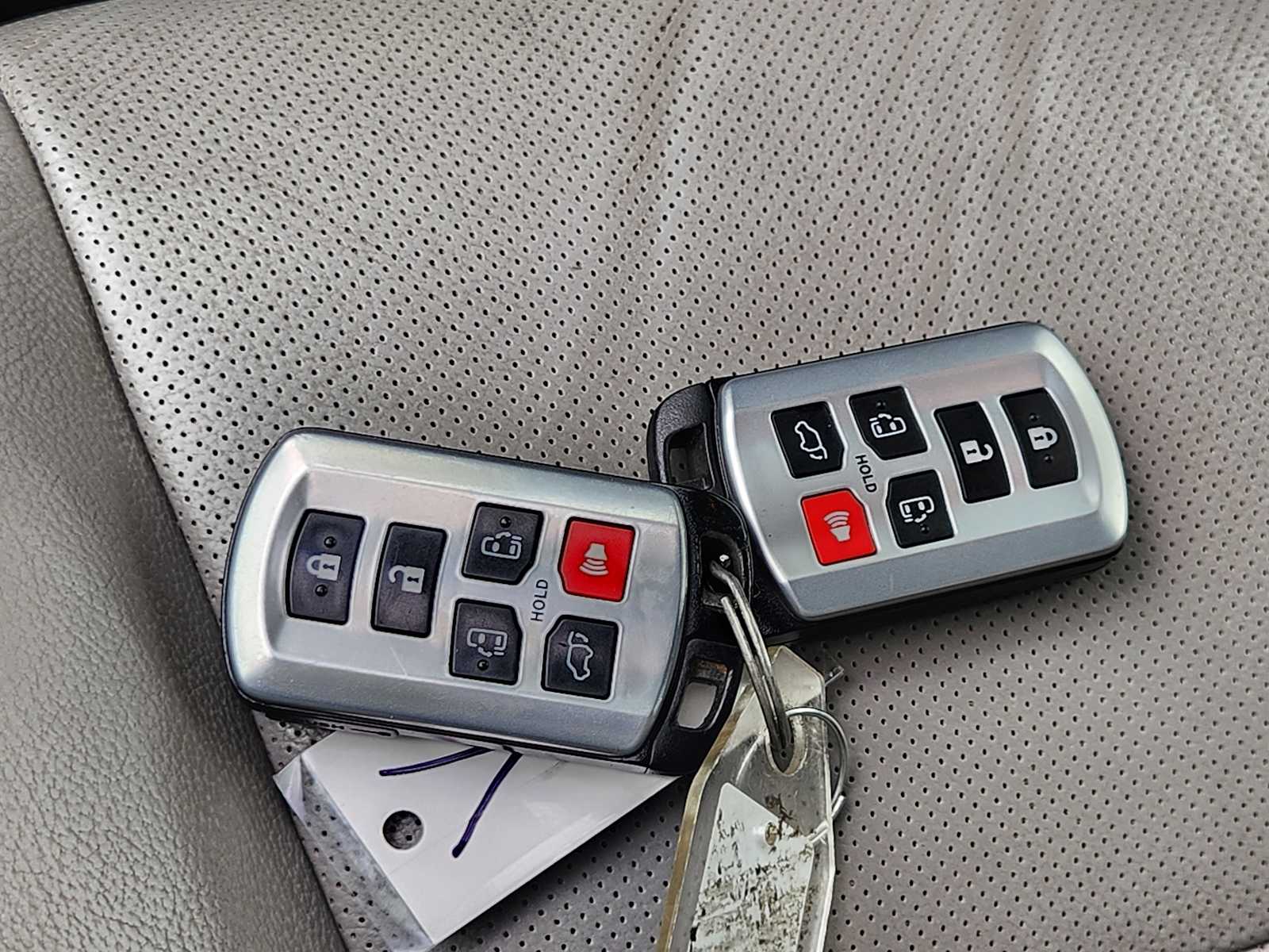 Thumbnail: 2019 Toyota Sienna - 21