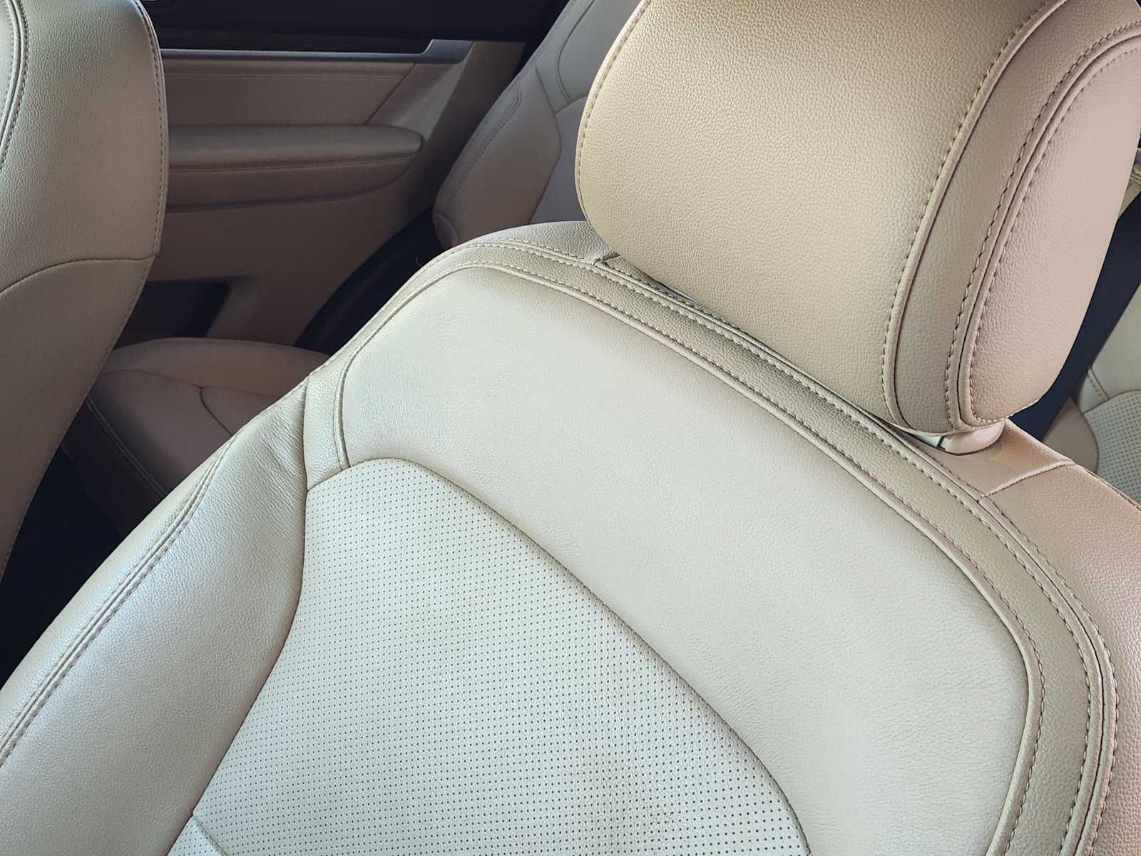 Thumbnail: 2017 Ford Explorer - 23