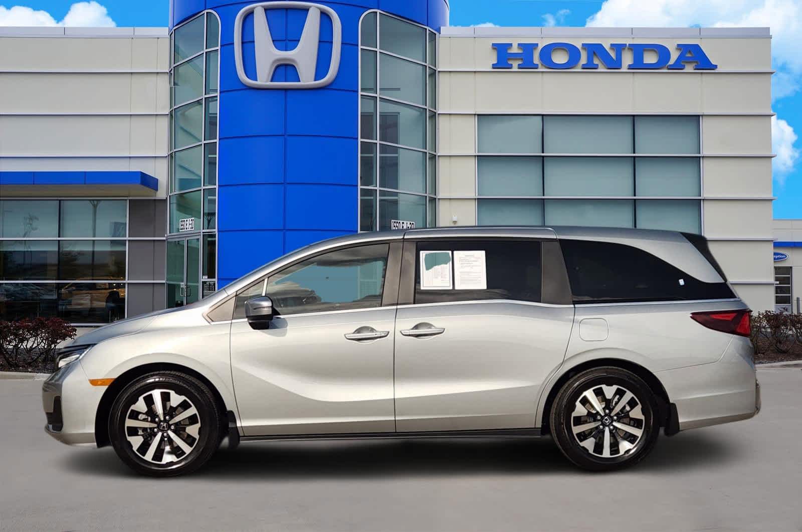 Thumbnail: 2026 Honda Odyssey - 3