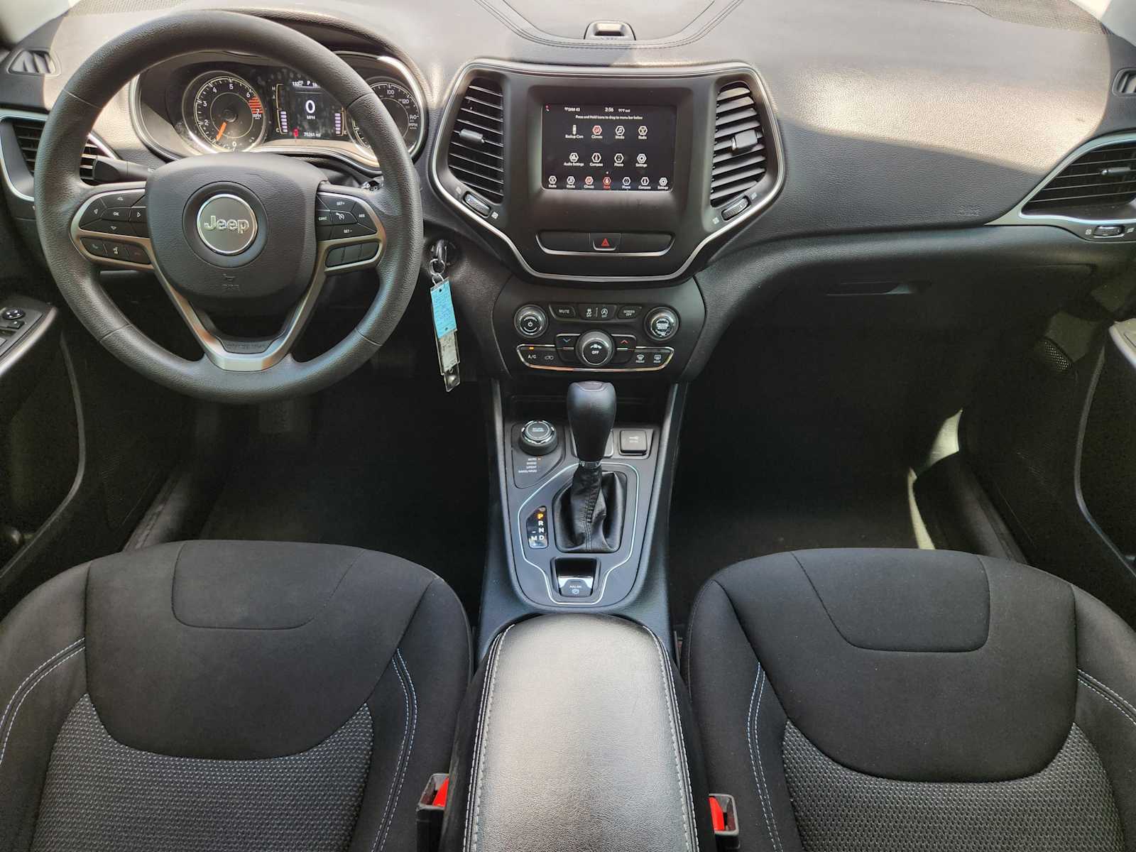Thumbnail: 2020 Jeep Cherokee - 10