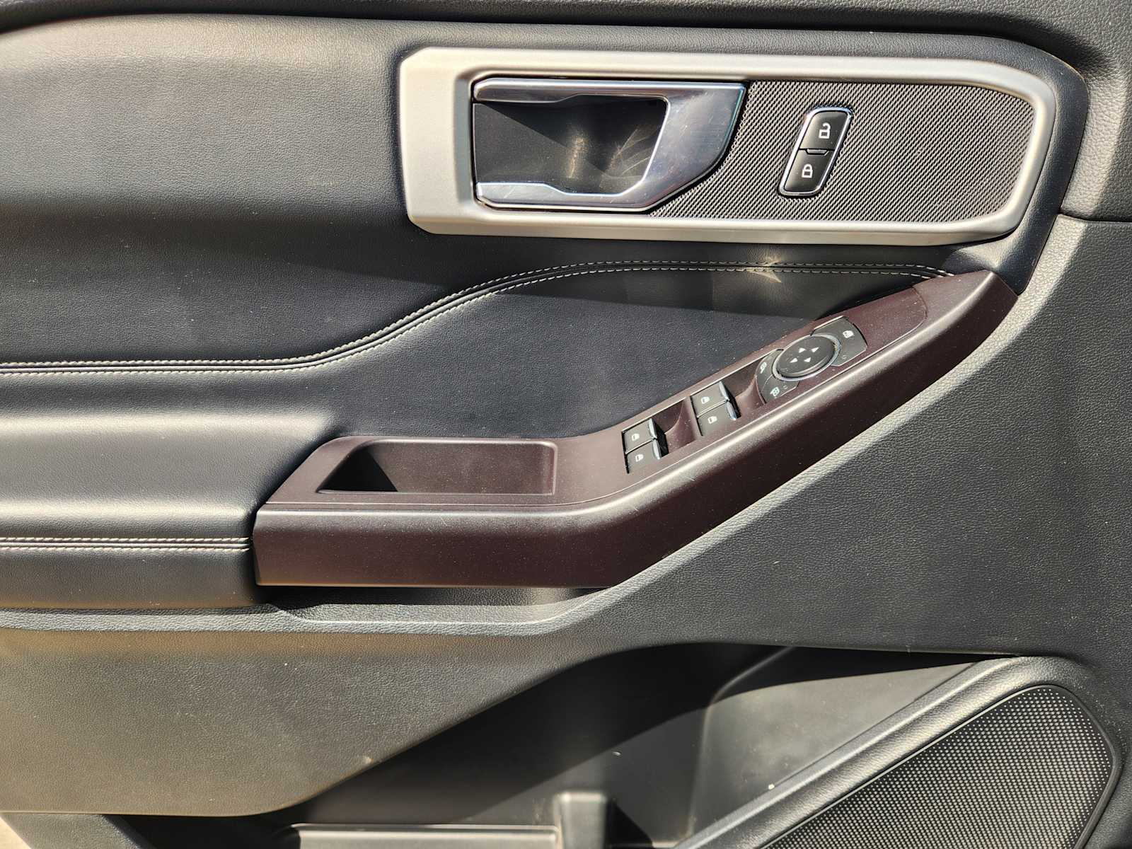 Thumbnail: 2020 Ford Explorer - 30