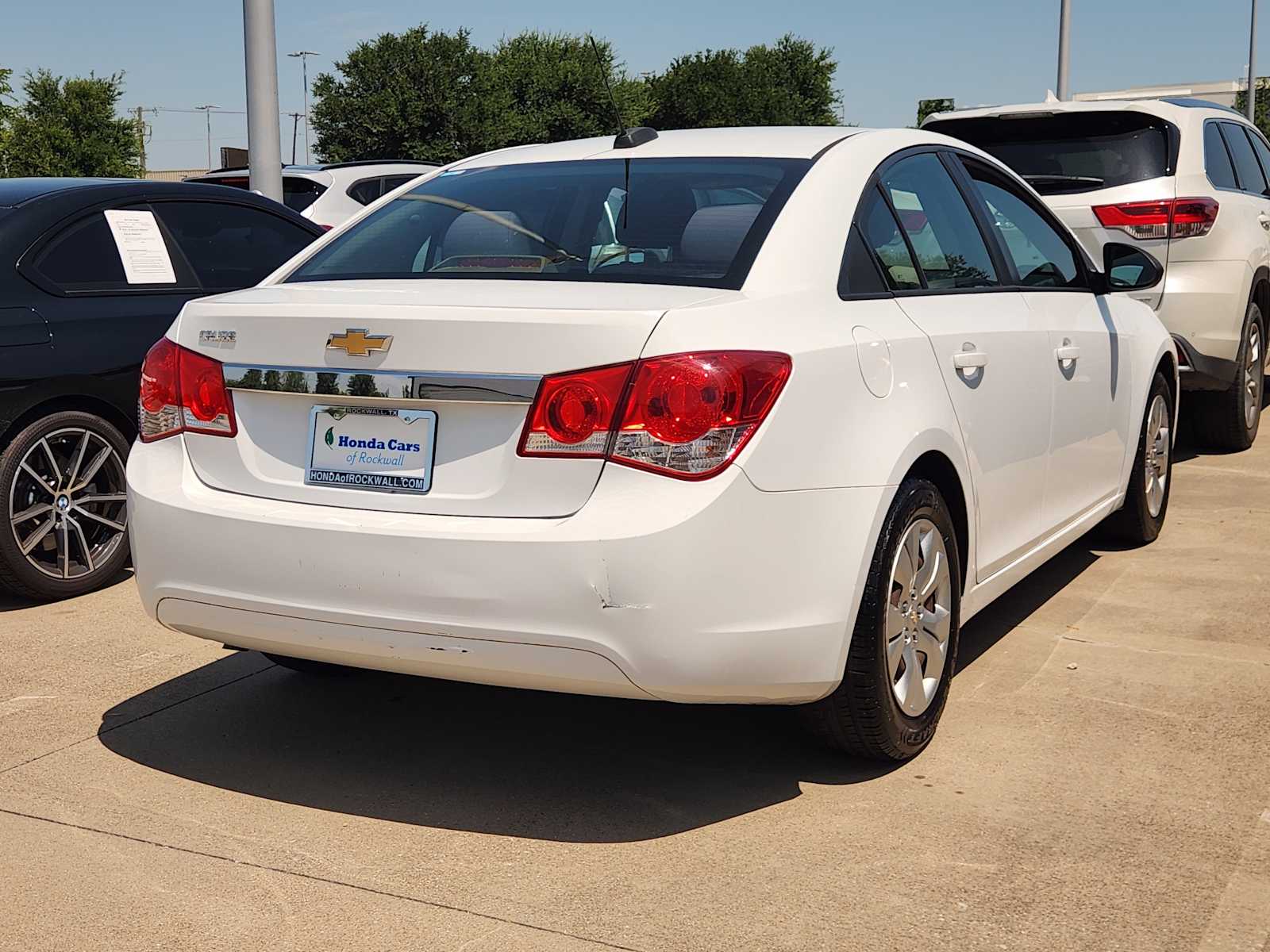 Thumbnail: 2016 Chevrolet Cruze - 3