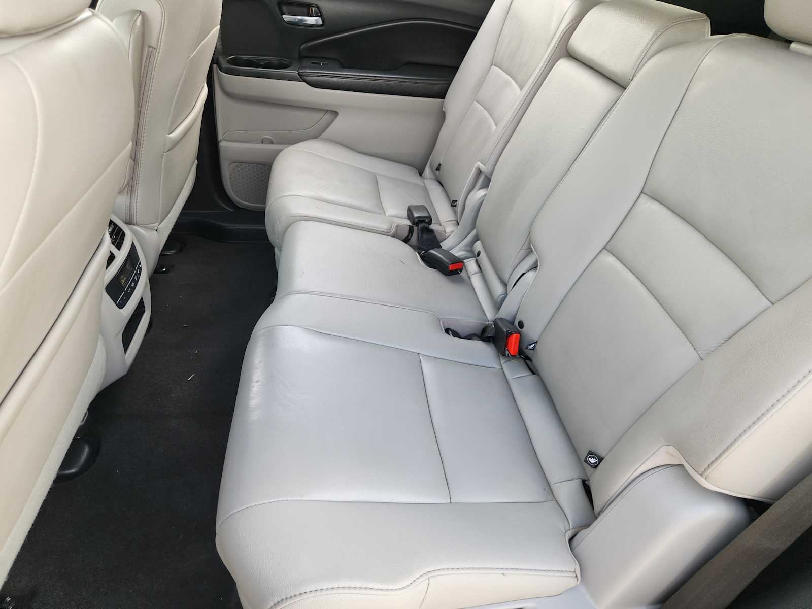 Thumbnail: 2016 Honda Pilot - 13