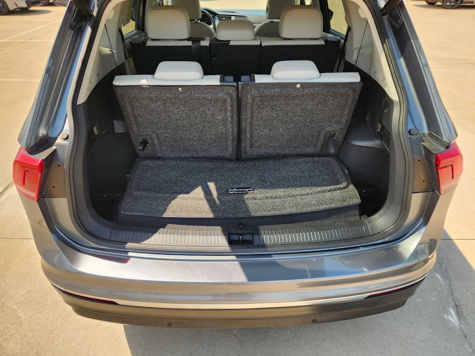 Thumbnail: 2020 Volkswagen Tiguan - 20