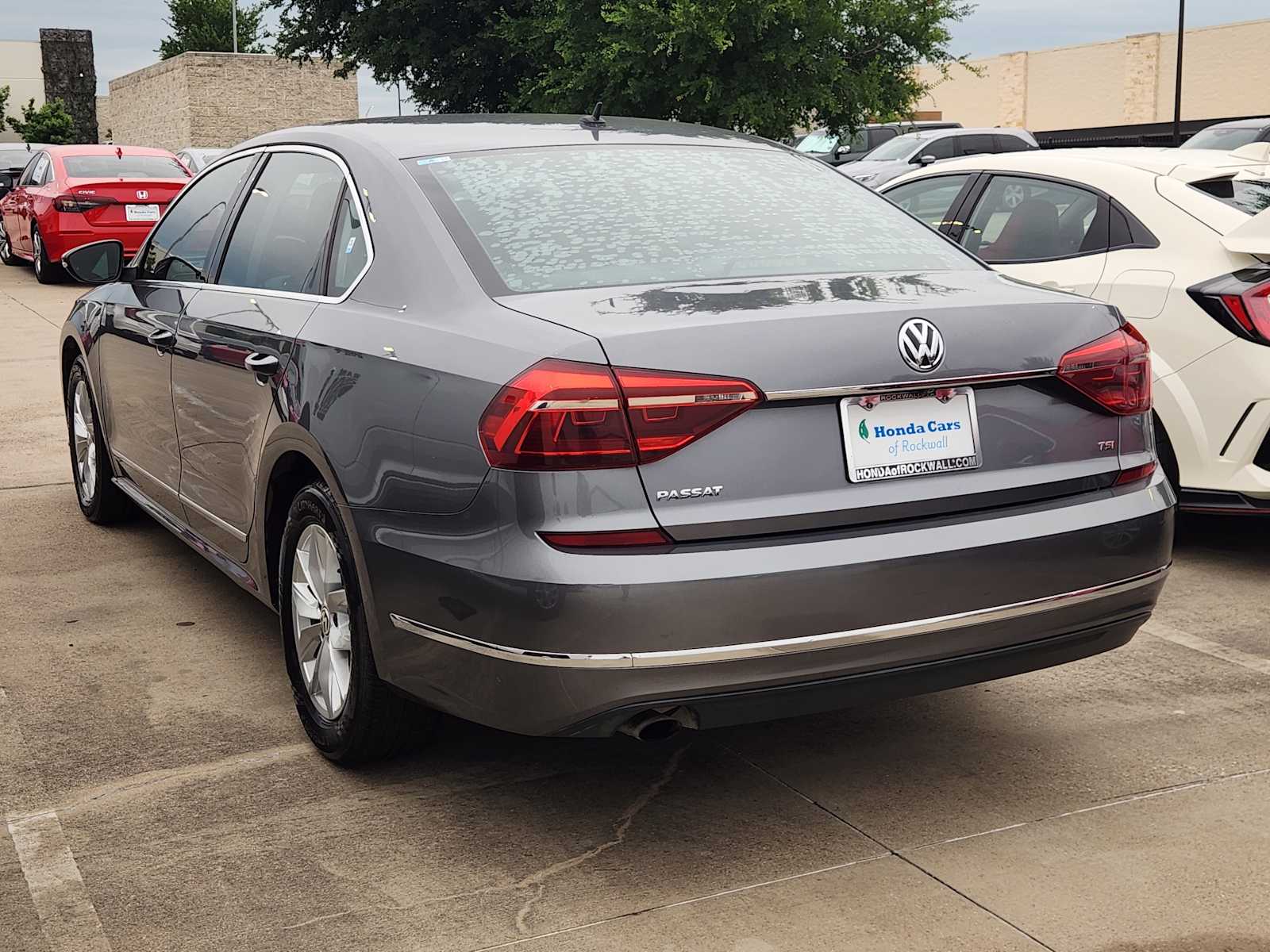 Thumbnail: 2017 Volkswagen Passat - 6
