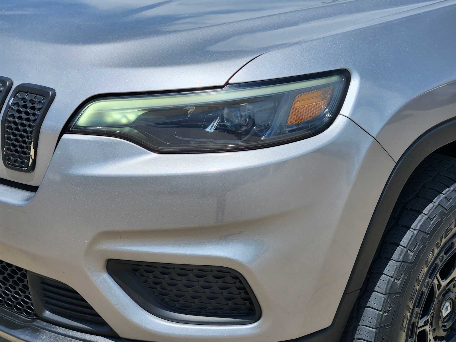 Thumbnail: 2020 Jeep Cherokee - 23