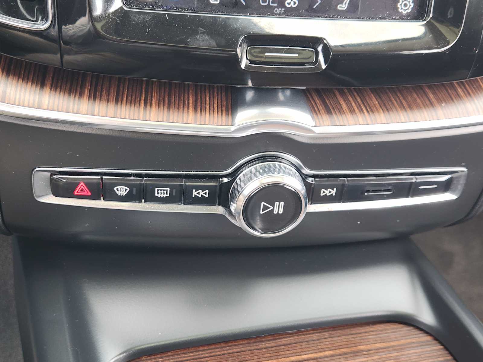 Thumbnail: 2023 Volvo XC60 - 26