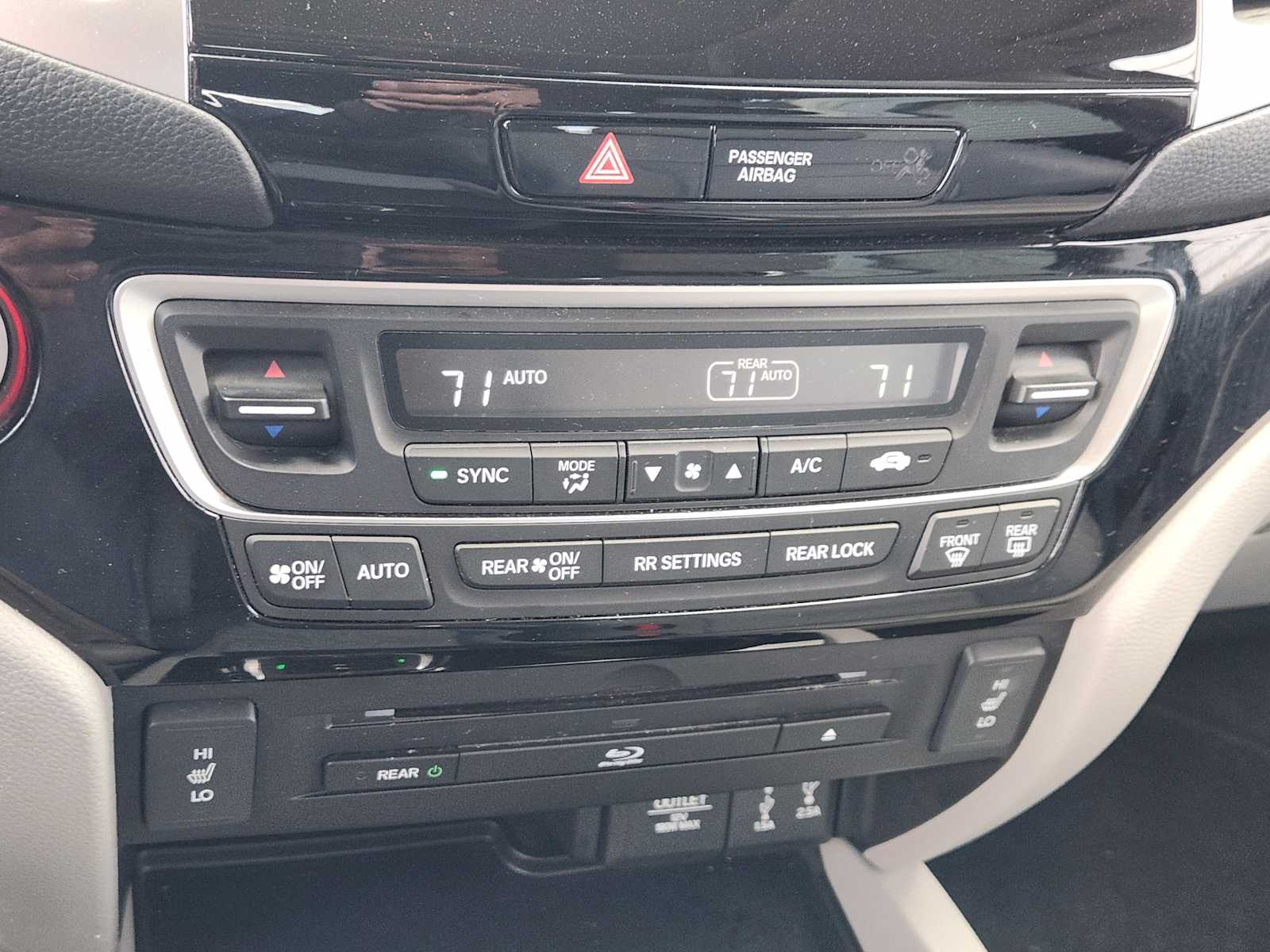 Thumbnail: 2018 Honda Pilot - 28