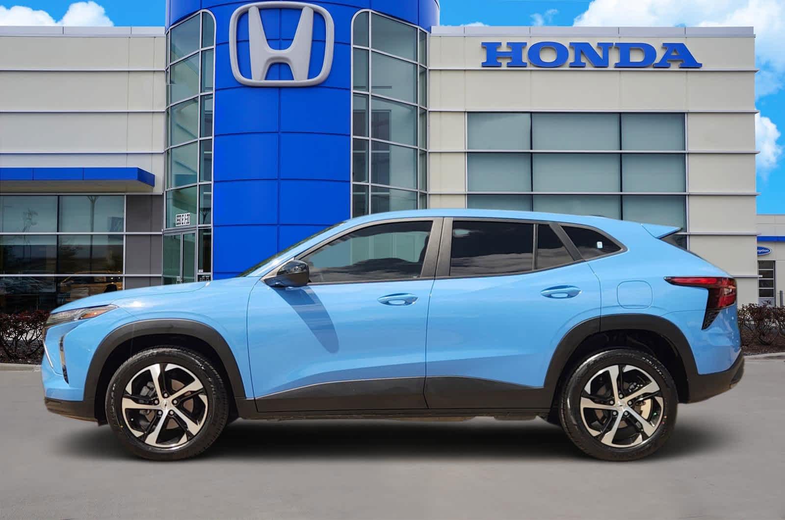 Thumbnail: 2024 Chevrolet Trax - 3