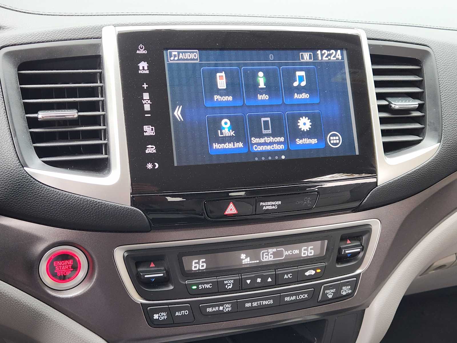 Thumbnail: 2017 Honda Pilot - 16