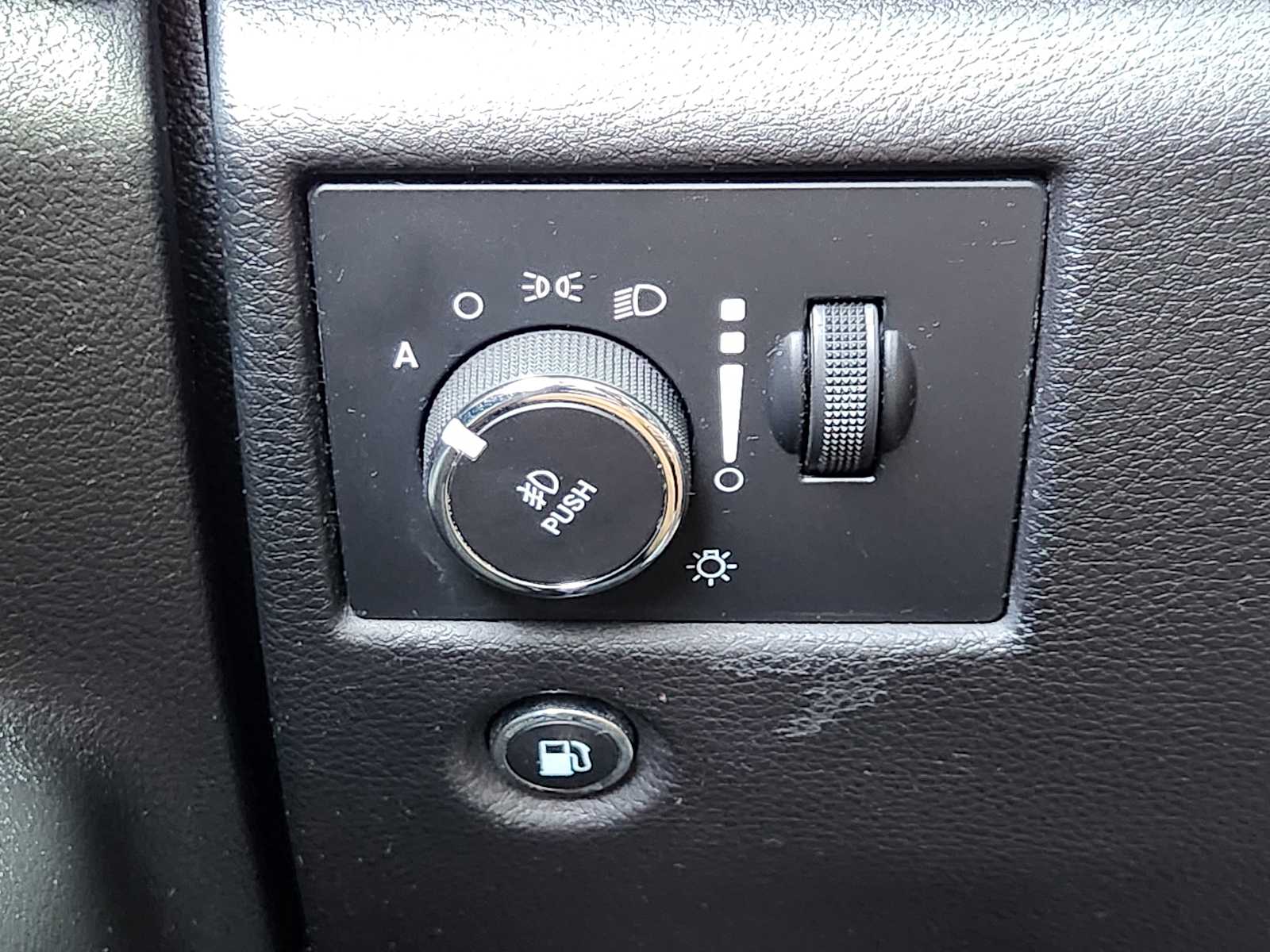 Thumbnail: 2019 Jeep Grand Cherokee - 27