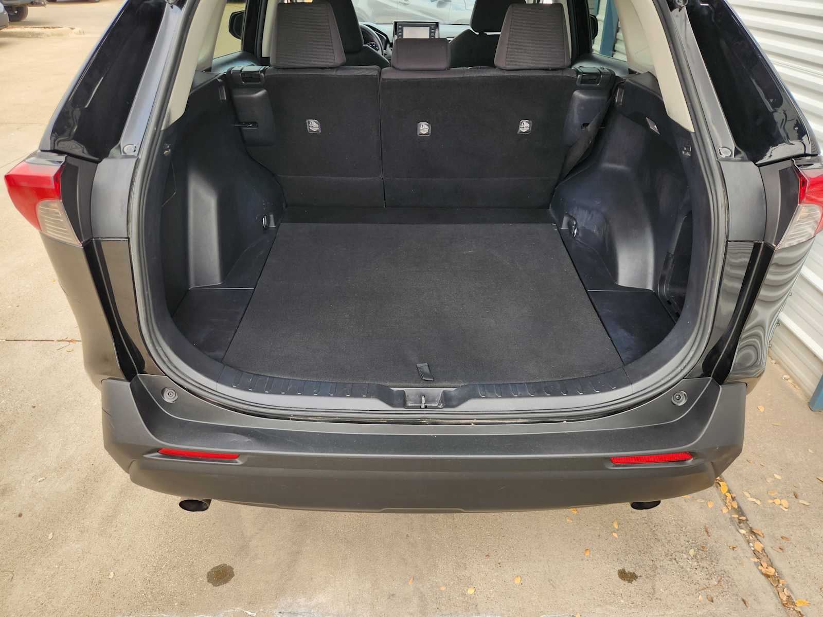 Thumbnail: 2021 Toyota RAV4 - 19