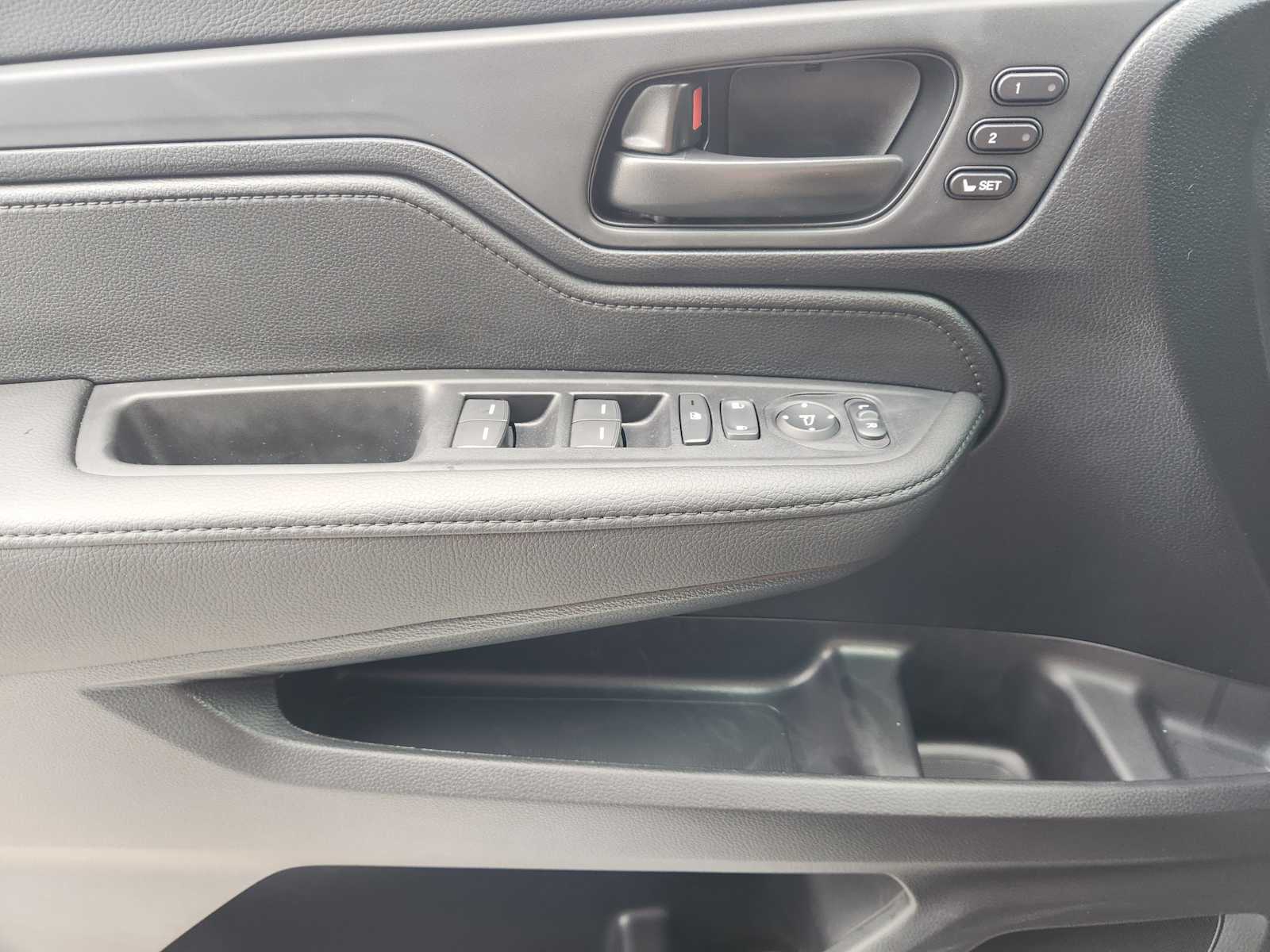 Thumbnail: 2026 Honda Odyssey - 30