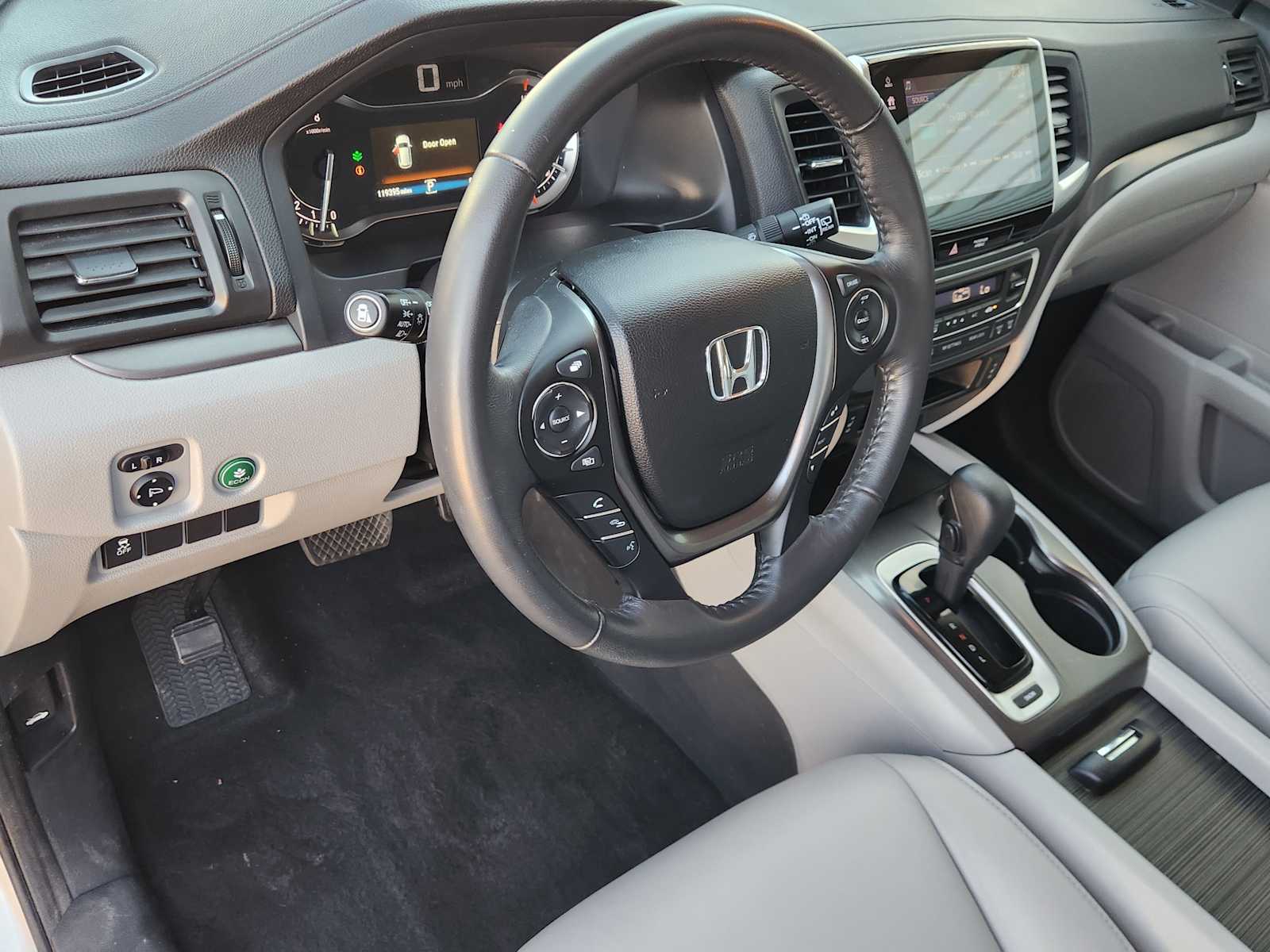 Thumbnail: 2017 Honda Pilot - 2