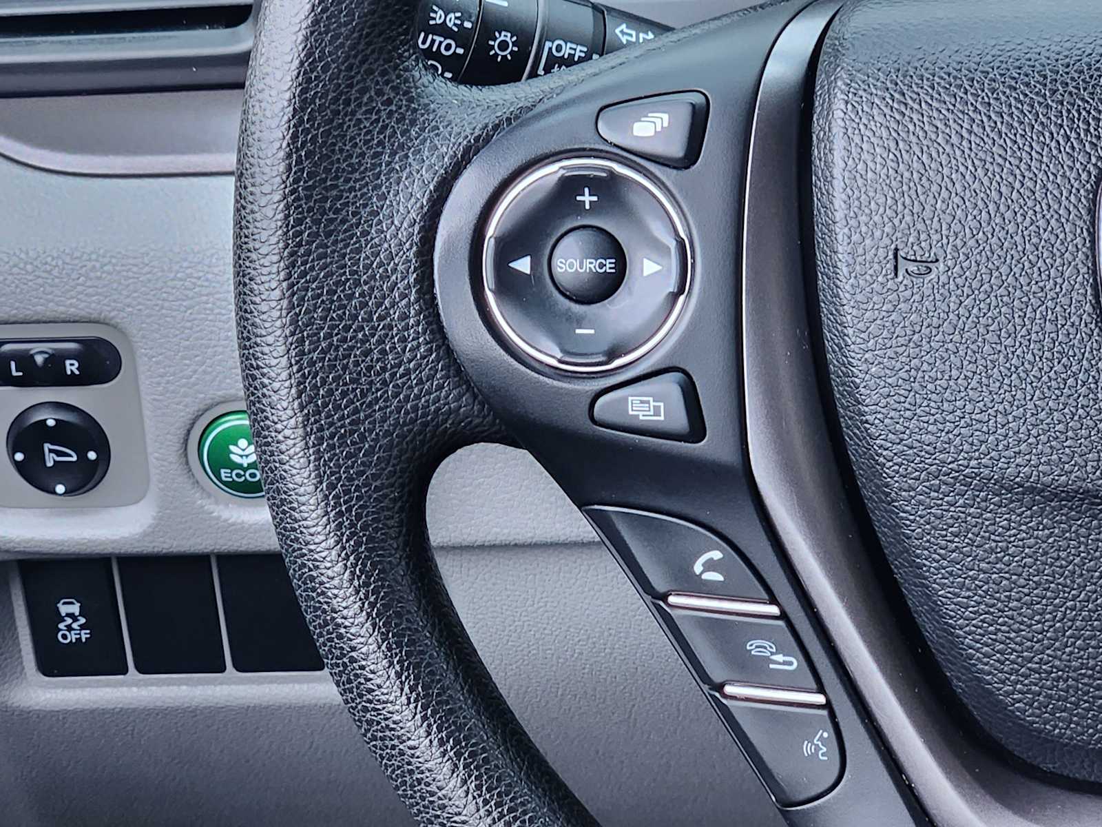 Thumbnail: 2017 Honda Pilot - 31