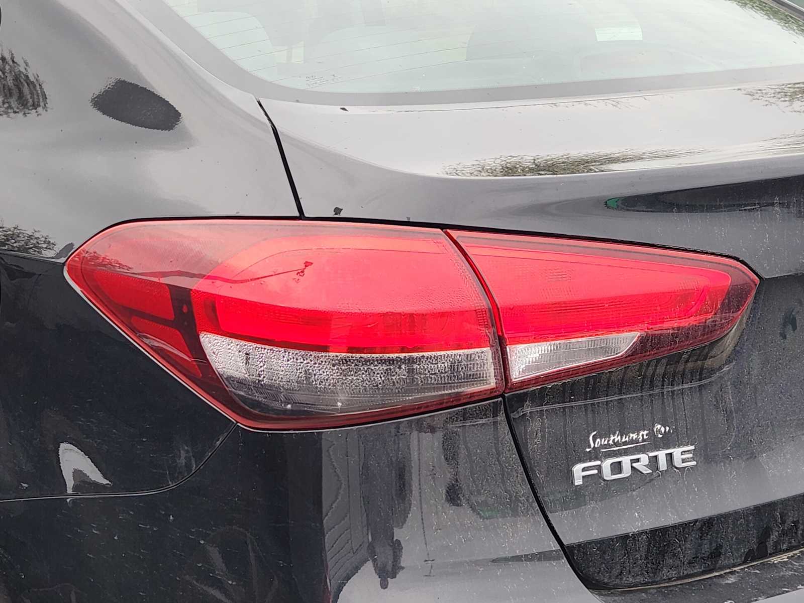 Thumbnail: 2018 Kia Forte - 12