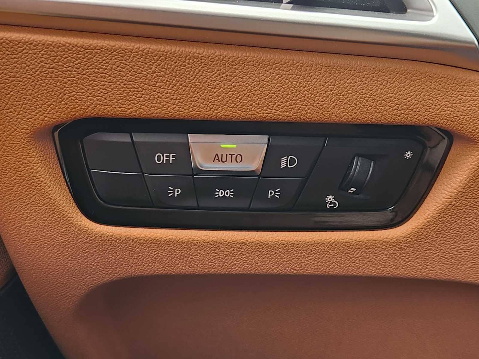 Thumbnail: 2025 BMW 3 Series - 27