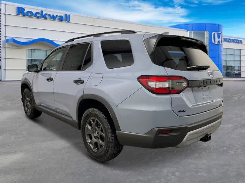 2025 Honda Pilot TrailSport photo 3