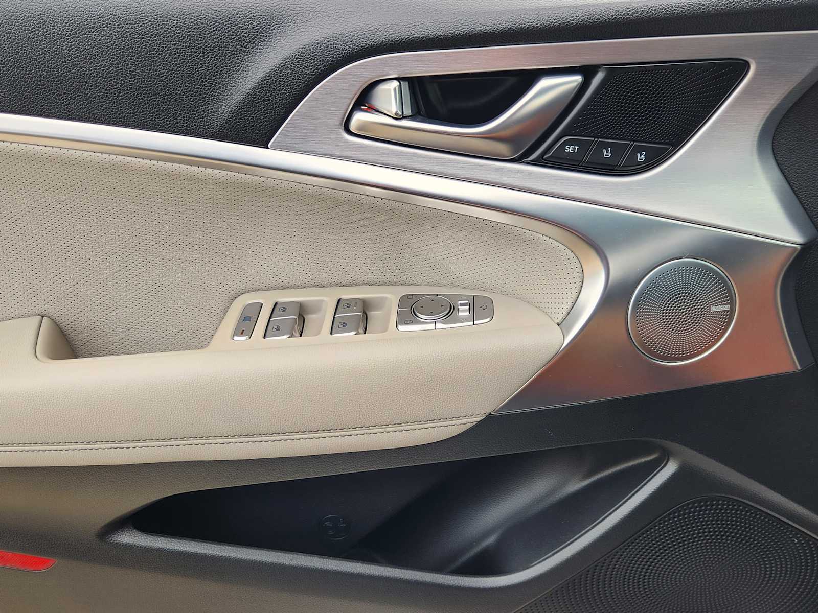 Thumbnail: 2019 Genesis G70 - 29