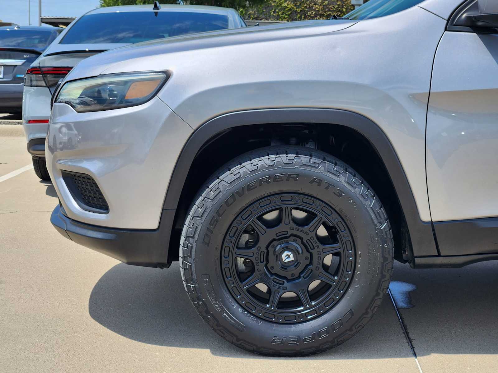Thumbnail: 2020 Jeep Cherokee - 8