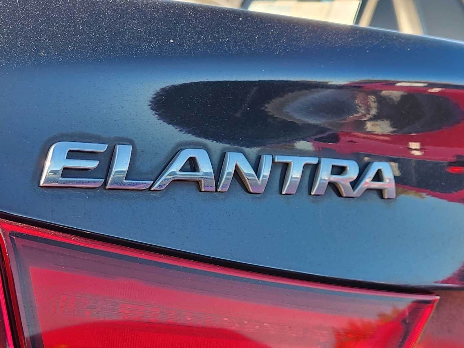 Thumbnail: 2016 Hyundai Elantra - 10