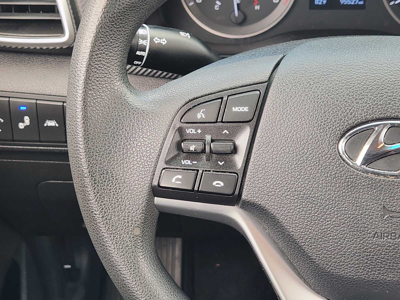 Thumbnail: 2020 Hyundai Tucson - 30
