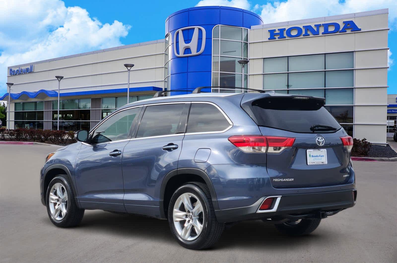 Thumbnail: 2018 Toyota Highlander - 4