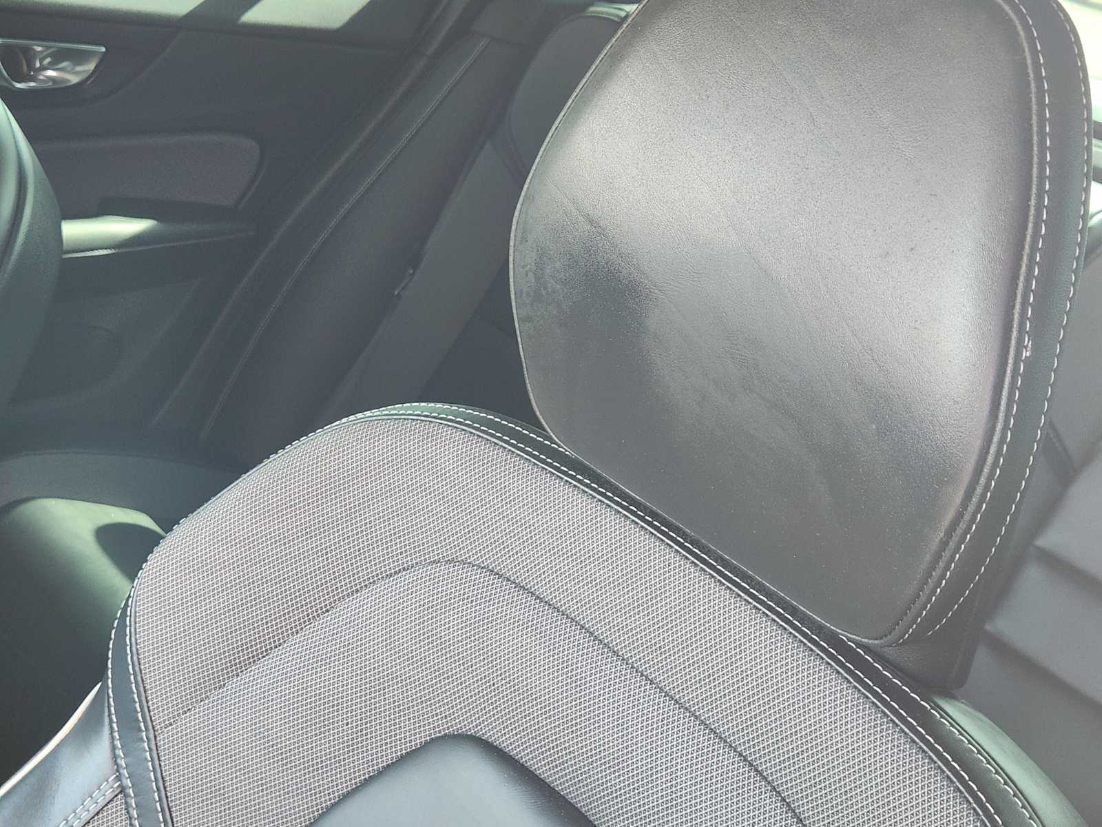 Thumbnail: 2024 Volvo S60 - 24