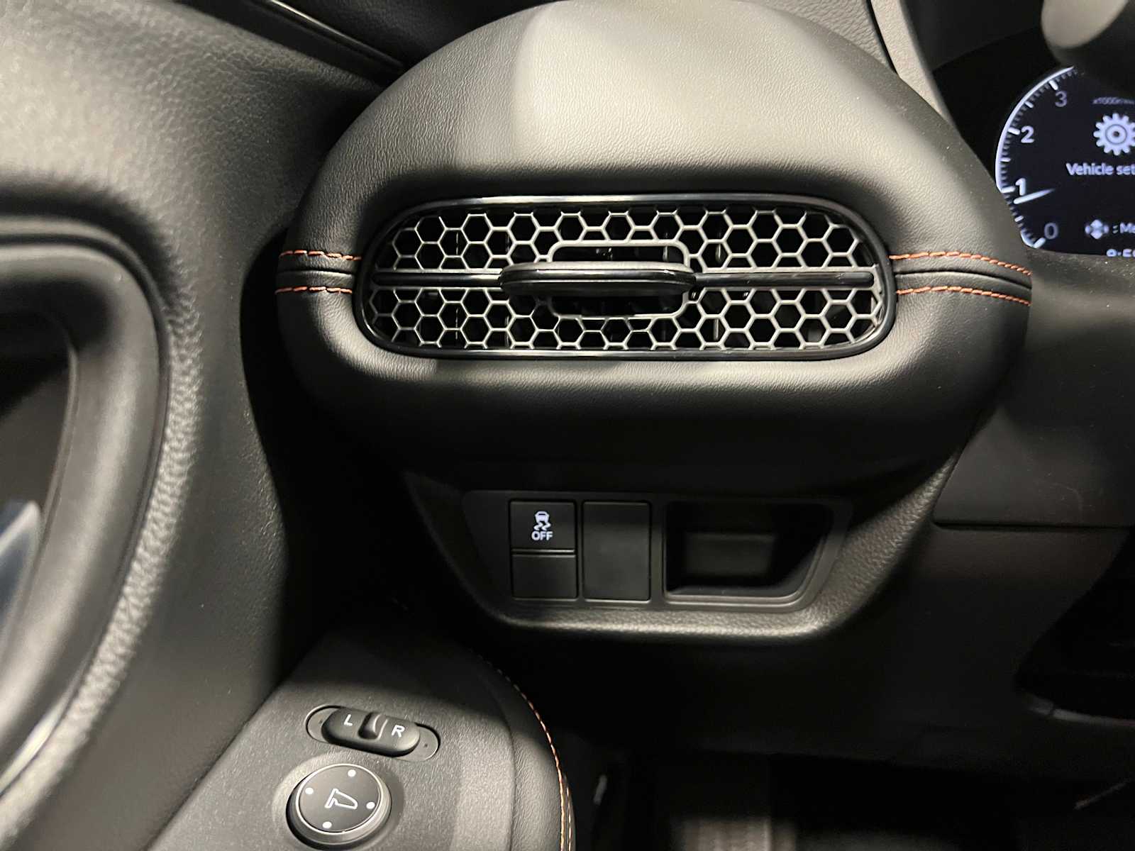 Thumbnail: 2025 Honda HR-V - 21