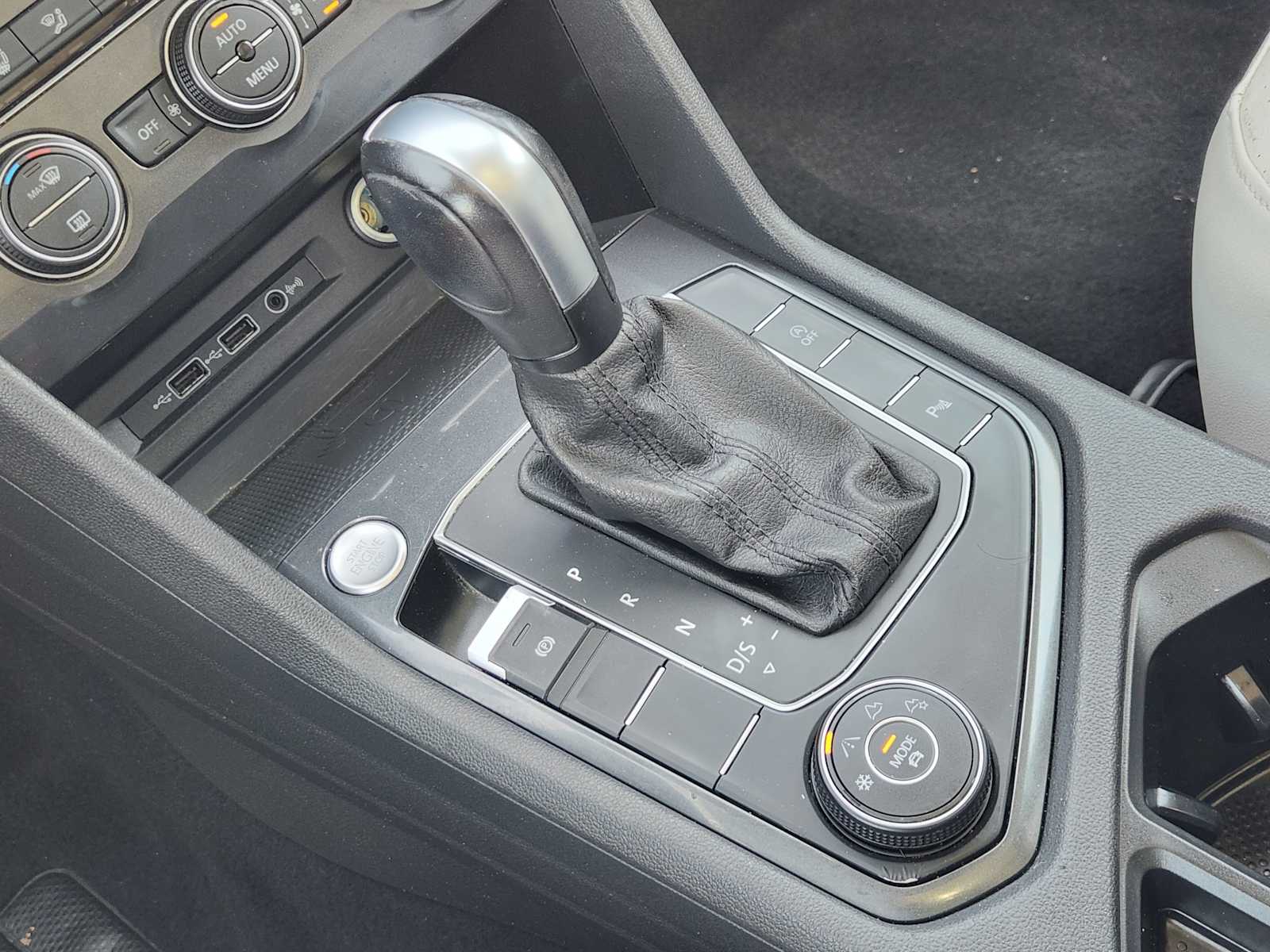 Thumbnail: 2020 Volkswagen Tiguan - 18