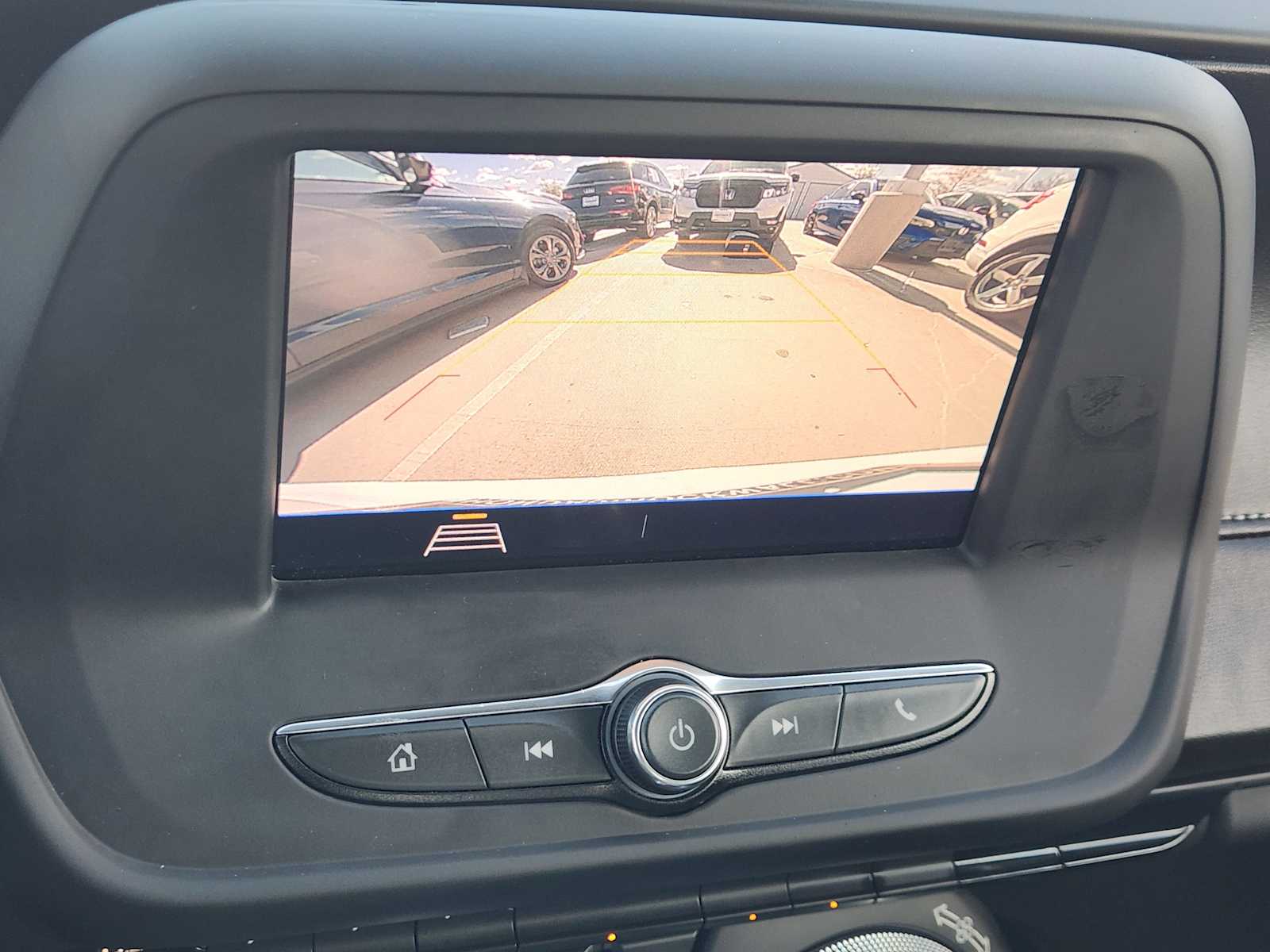 Thumbnail: 2020 Chevrolet Camaro - 25