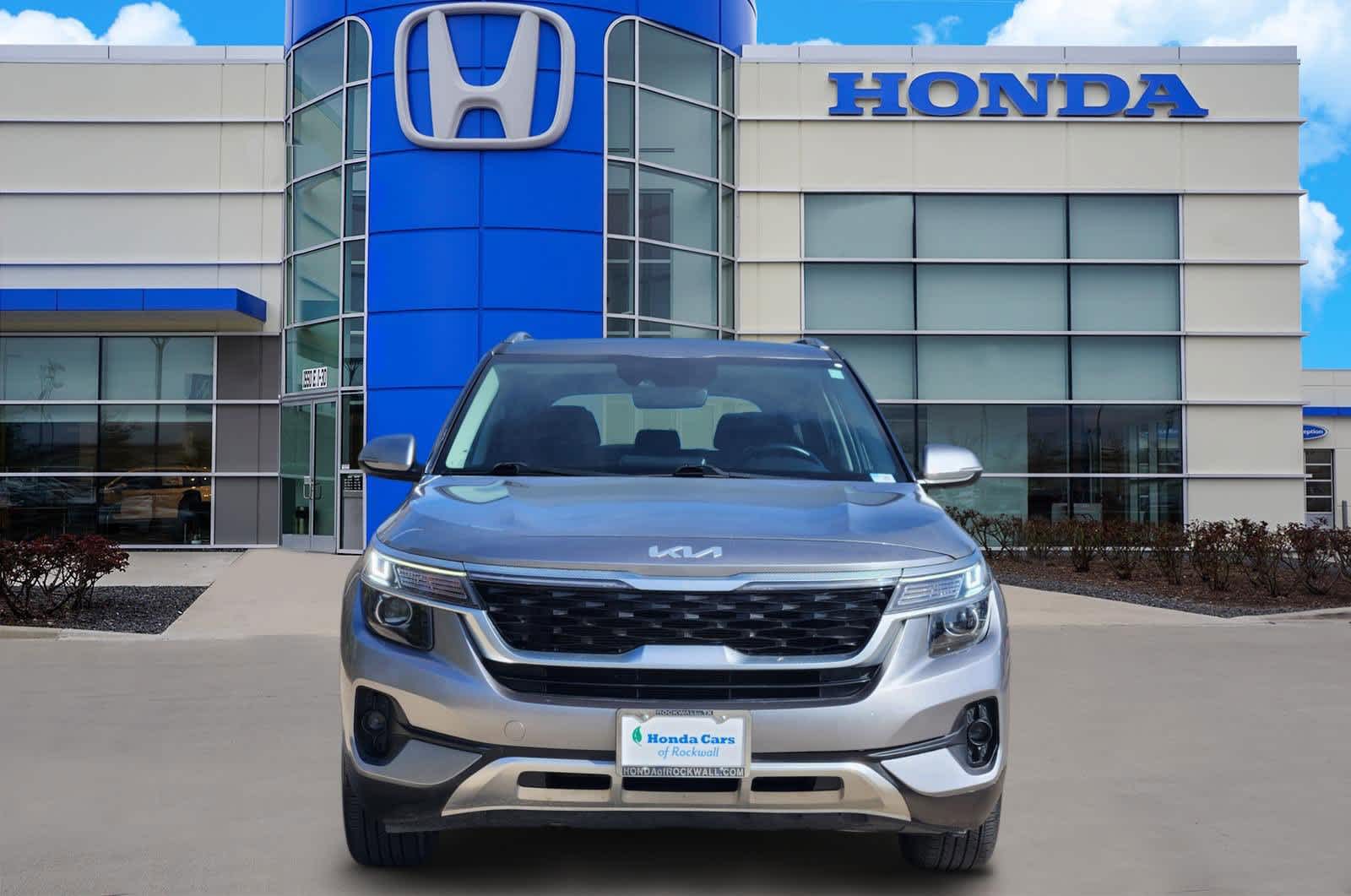 Thumbnail: 2023 Kia Seltos - 6