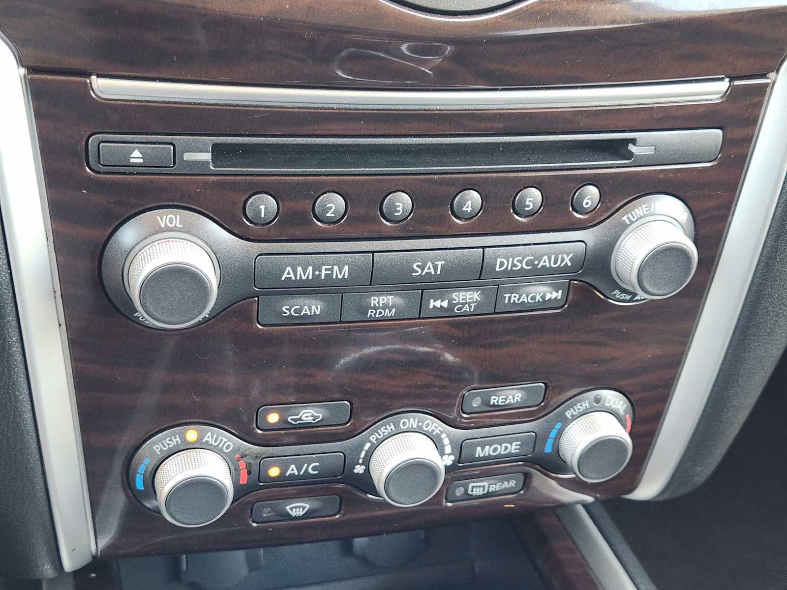Thumbnail: 2014 Nissan Pathfinder - 27