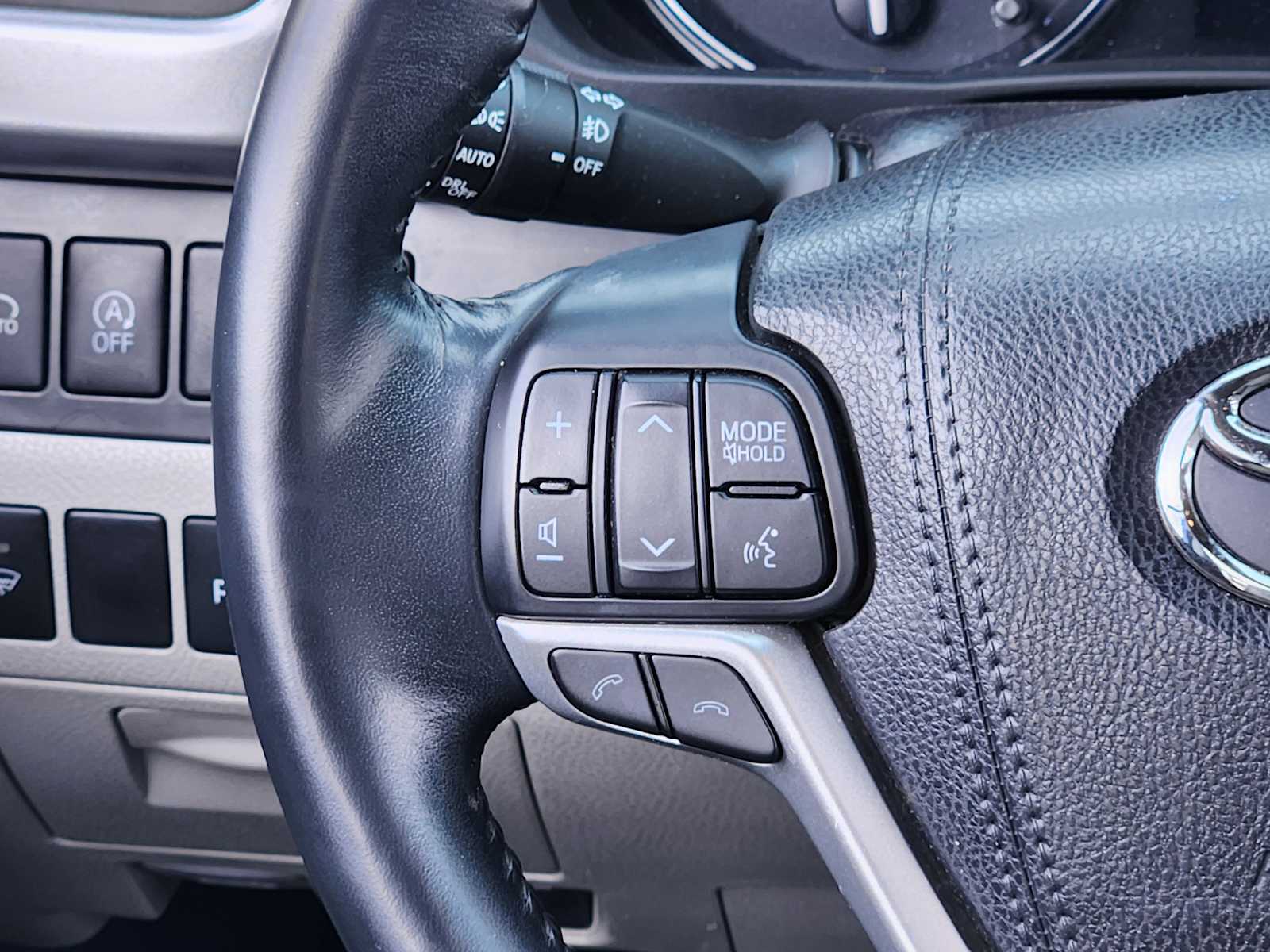 Thumbnail: 2018 Toyota Highlander - 31