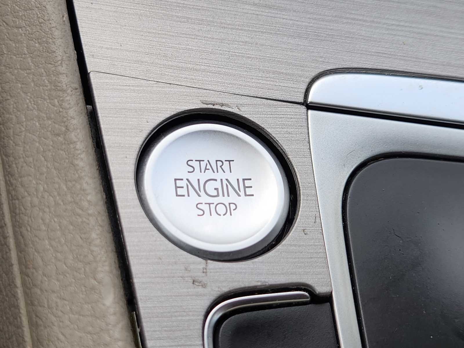 Thumbnail: 2017 Volkswagen Golf - 27