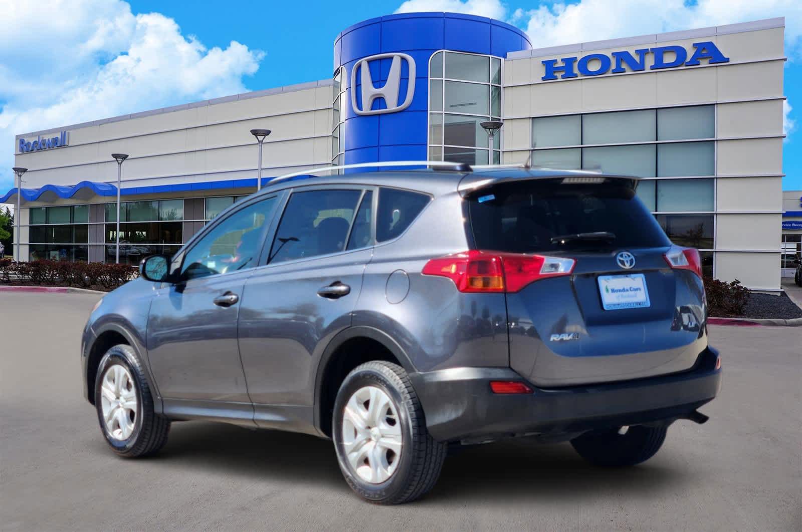 Thumbnail: 2015 Toyota RAV4 - 4