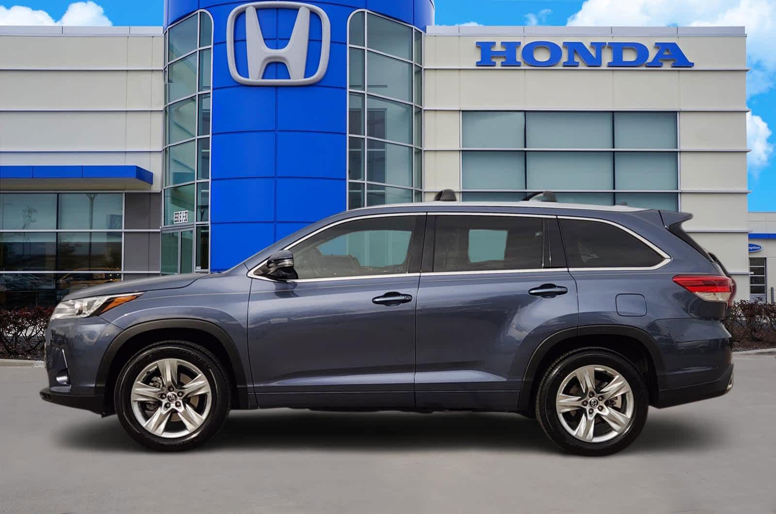 Thumbnail: 2018 Toyota Highlander - 3