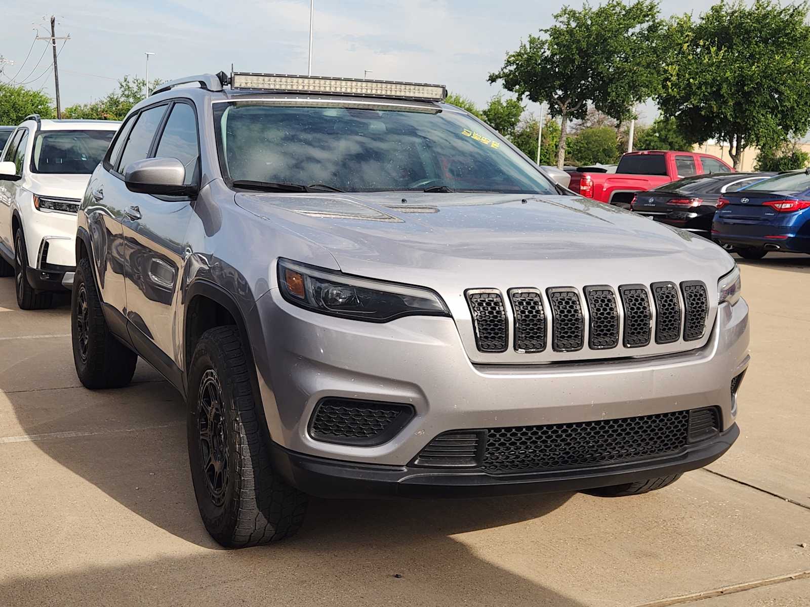 Thumbnail: 2020 Jeep Cherokee - 3