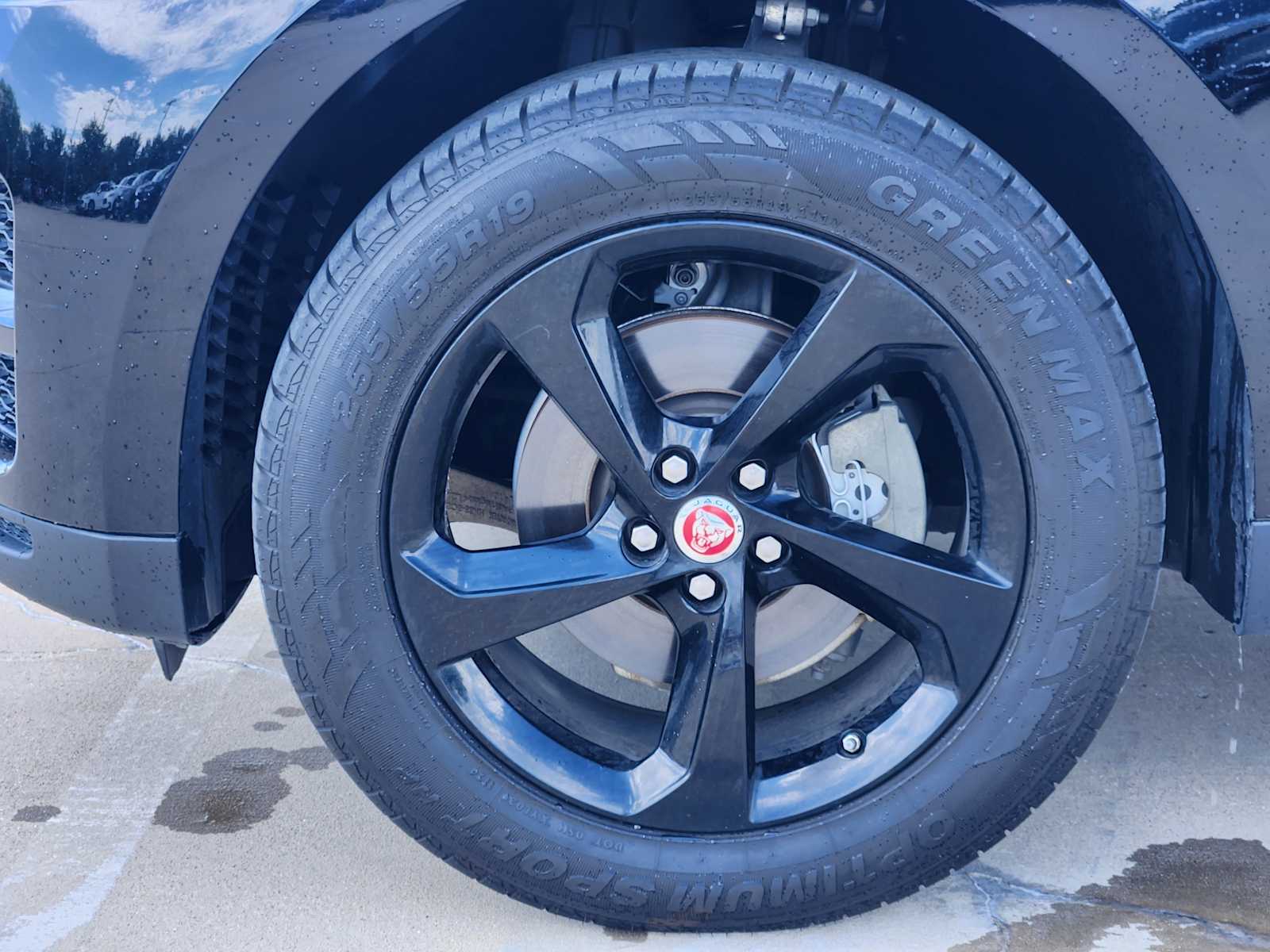 Thumbnail: 2019 Jaguar F-Pace - 21