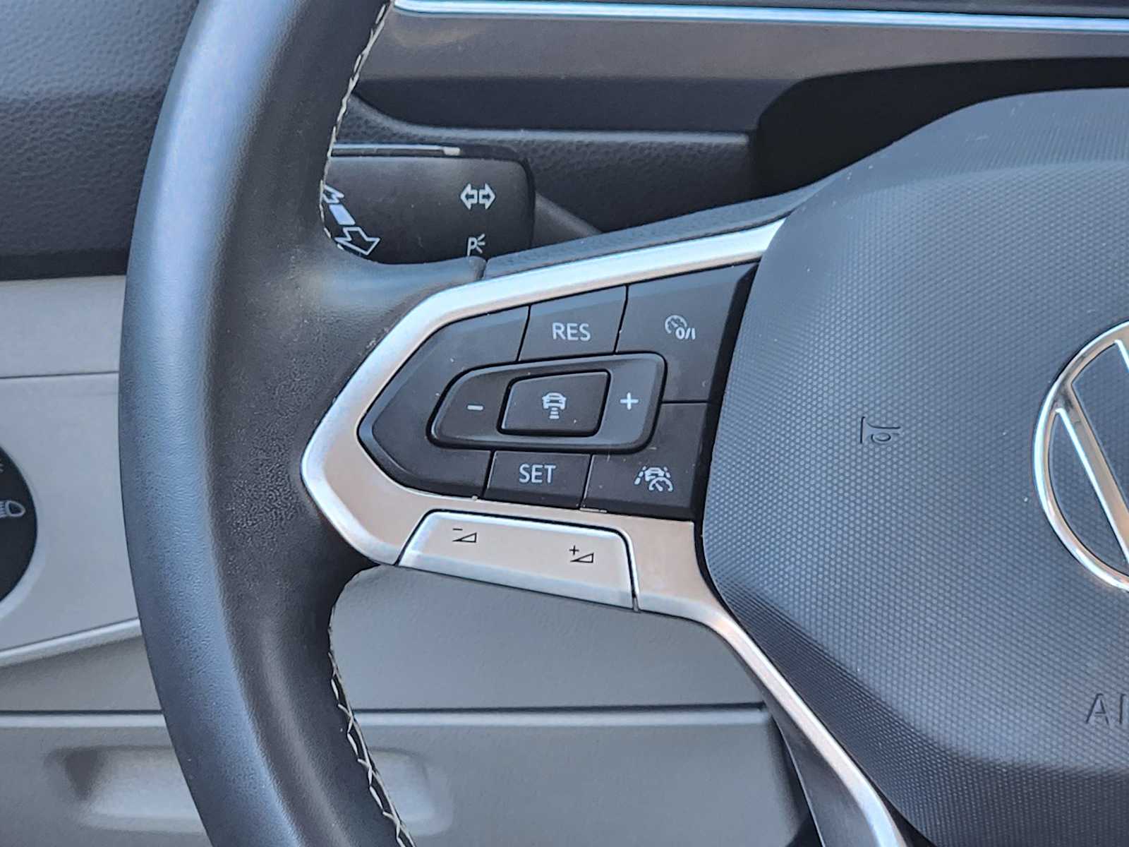 Thumbnail: 2023 Volkswagen Tiguan - 29