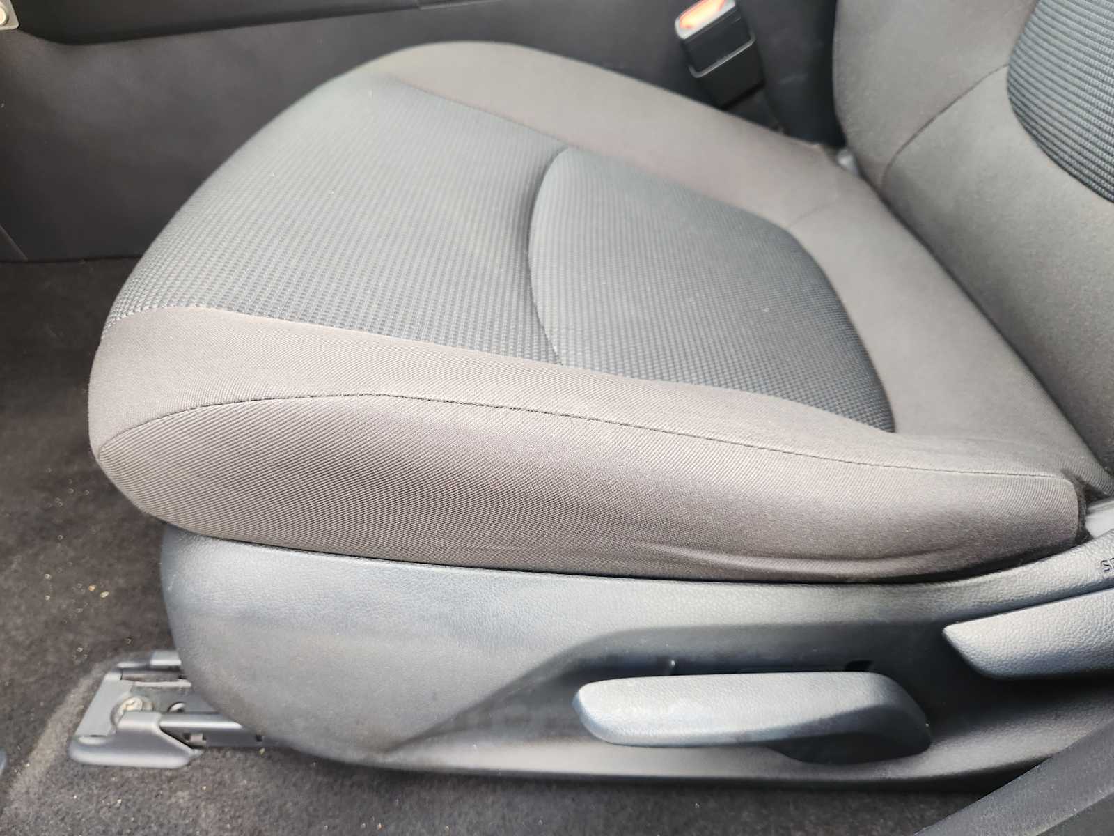 Thumbnail: 2021 Toyota RAV4 - 30