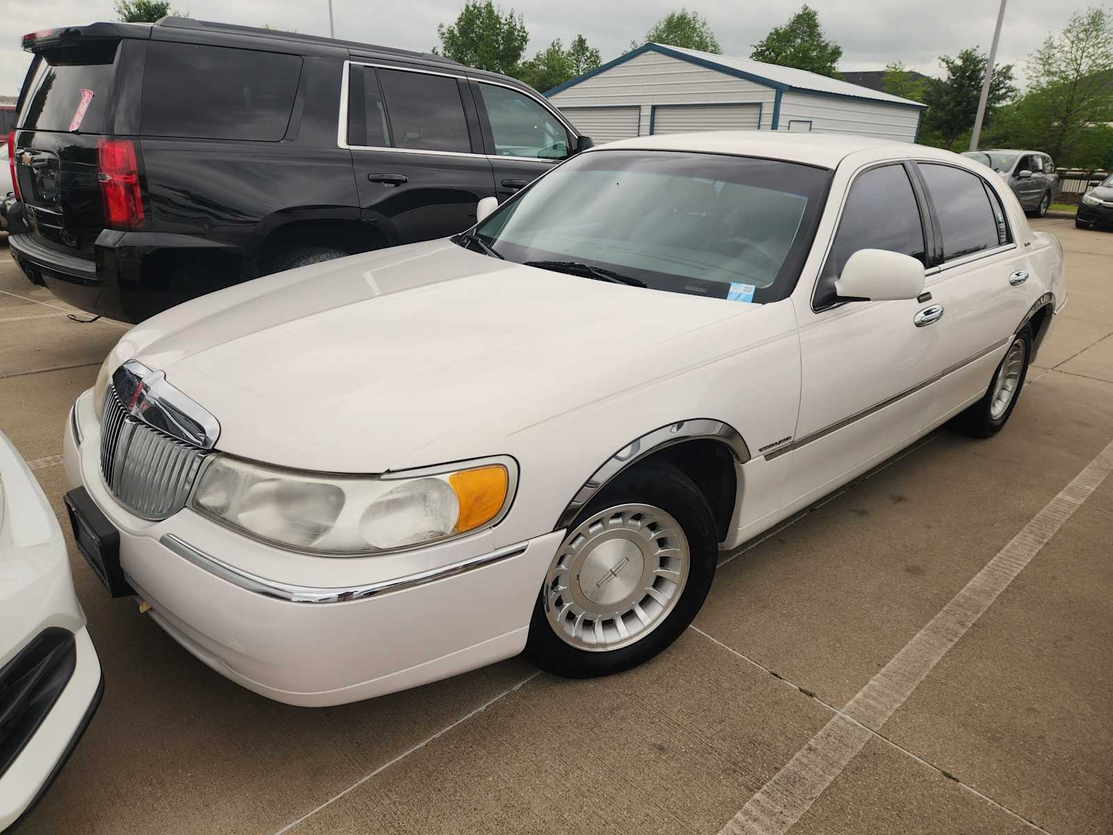 2001 Lincoln Town Car Executive