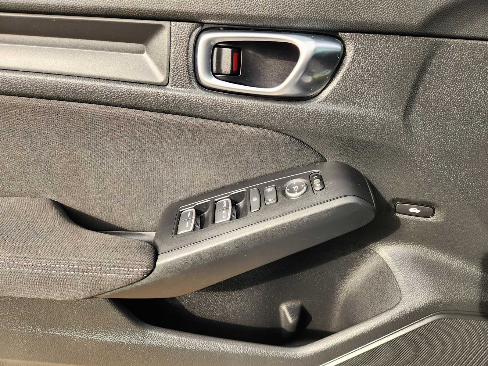 Thumbnail: 2023 Honda Civic - 26