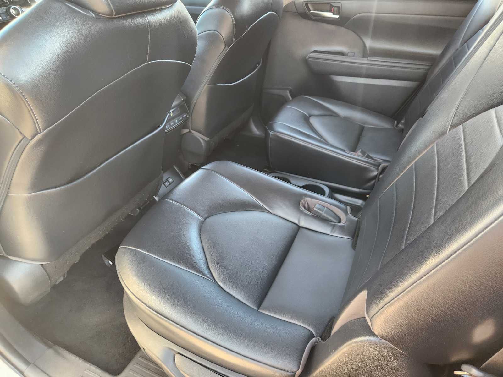 Thumbnail: 2022 Toyota Highlander - 12