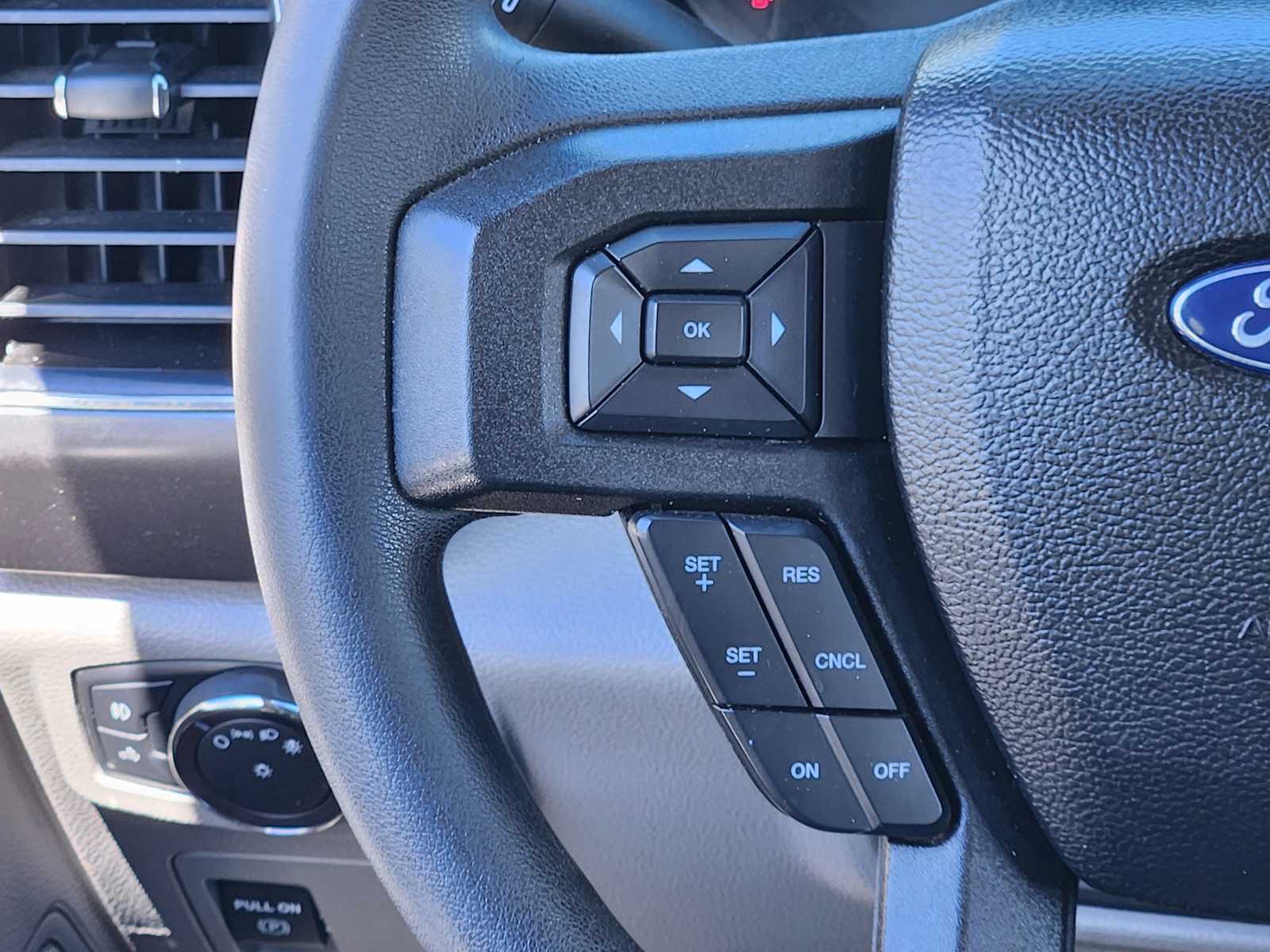 Thumbnail: 2017 Ford F-150 - 32