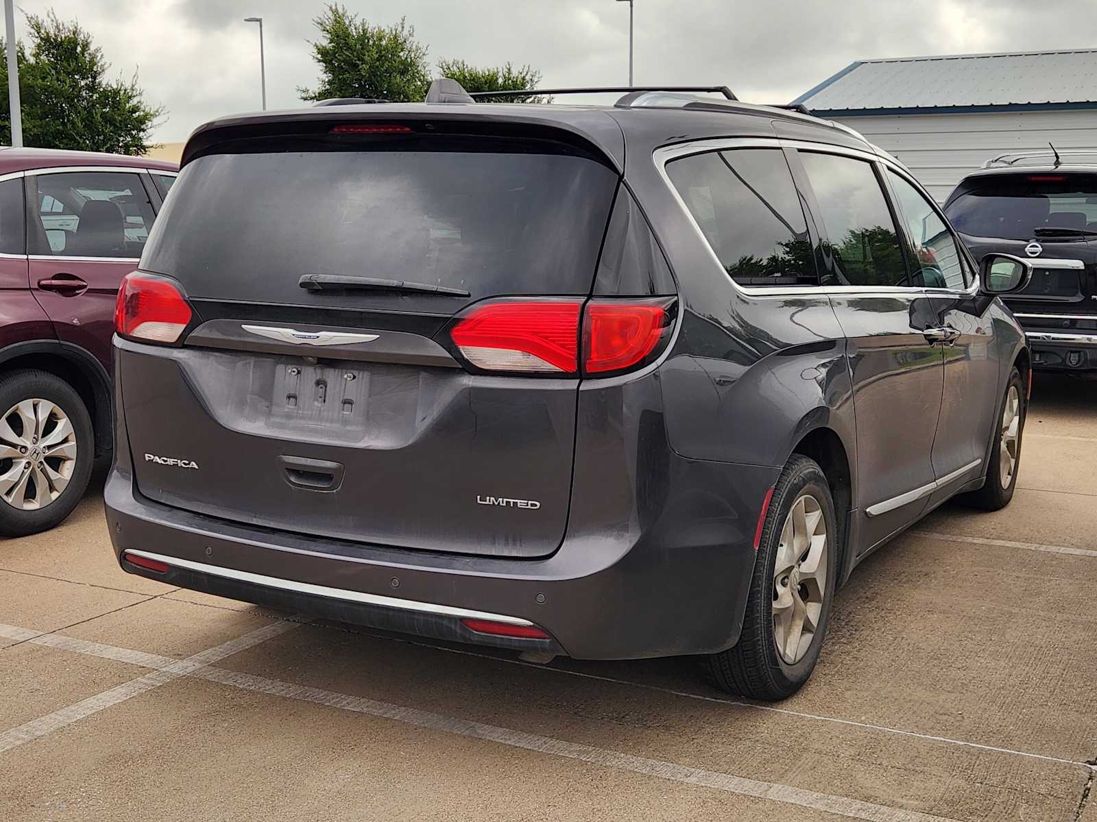 Thumbnail: 2020 Chrysler Pacifica - 4