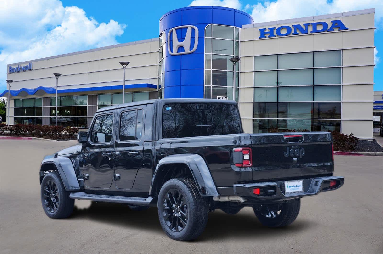 Thumbnail: 2023 Jeep Gladiator - 4