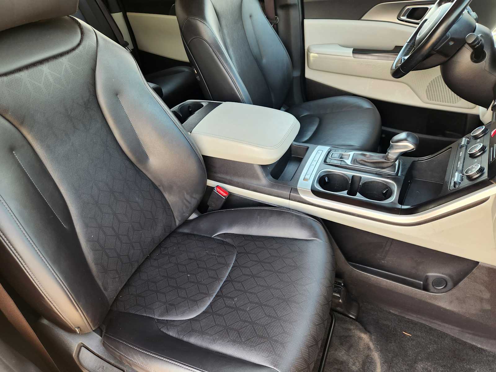 Thumbnail: 2022 Kia Carnival - 15