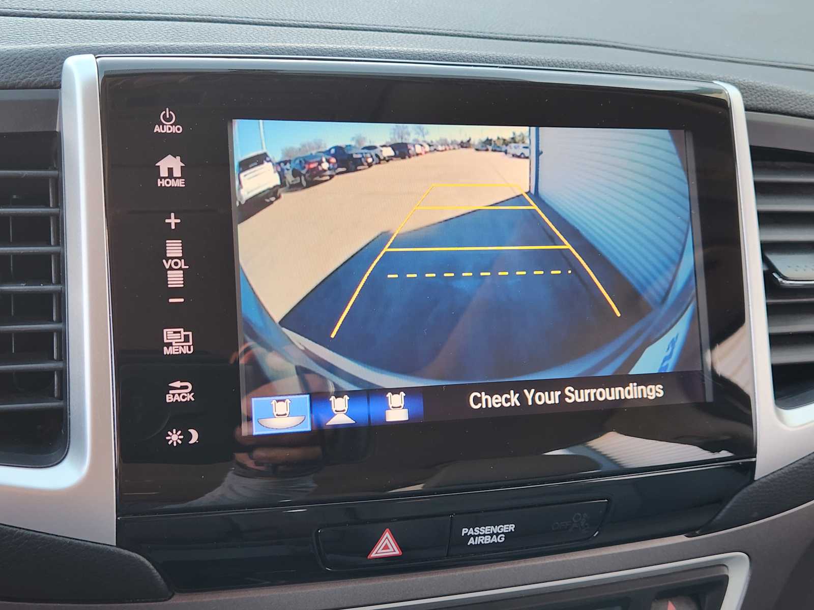 Thumbnail: 2017 Honda Pilot - 26