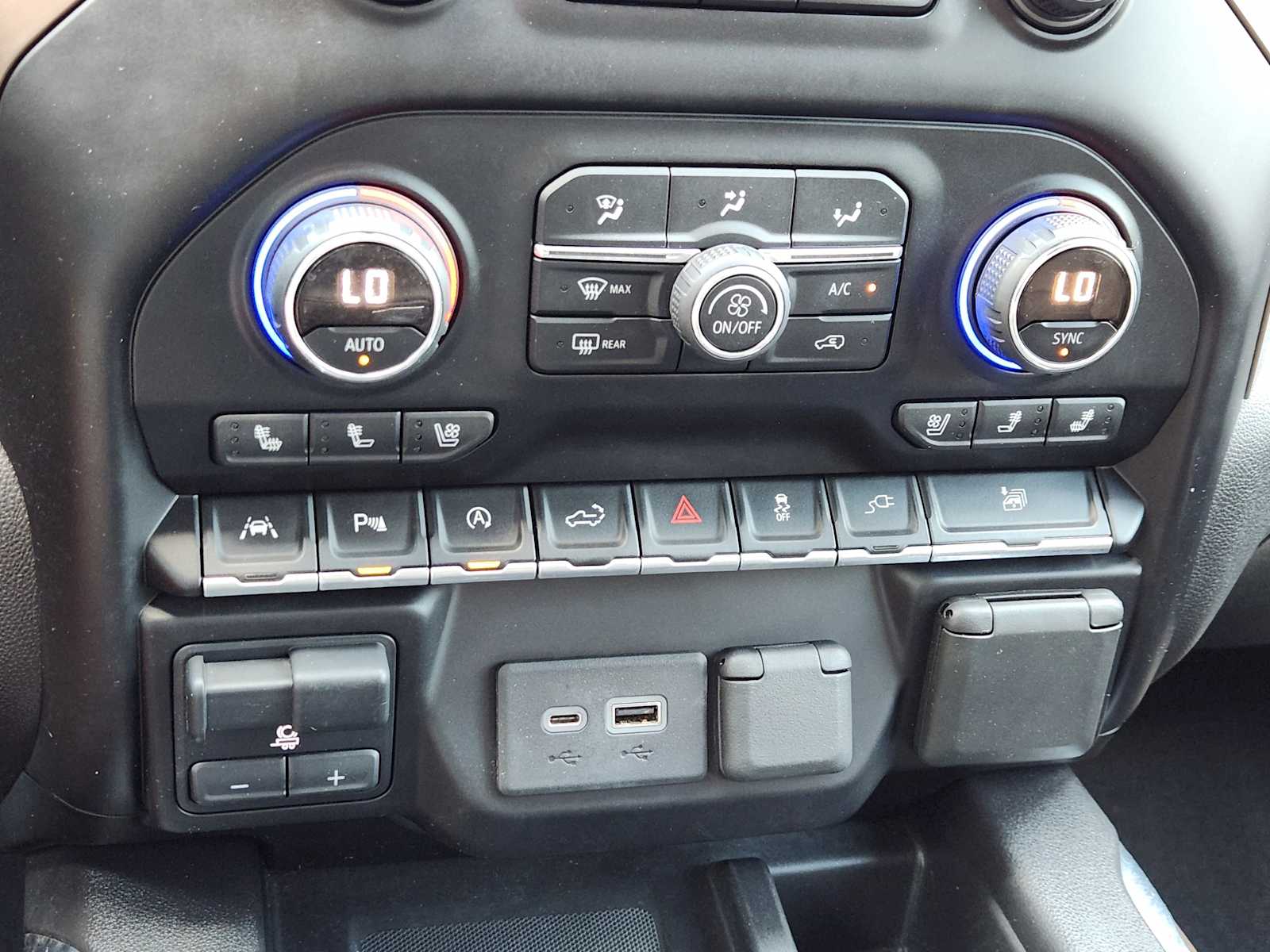 Thumbnail: 2021 Chevrolet Silverado 1500 - 26